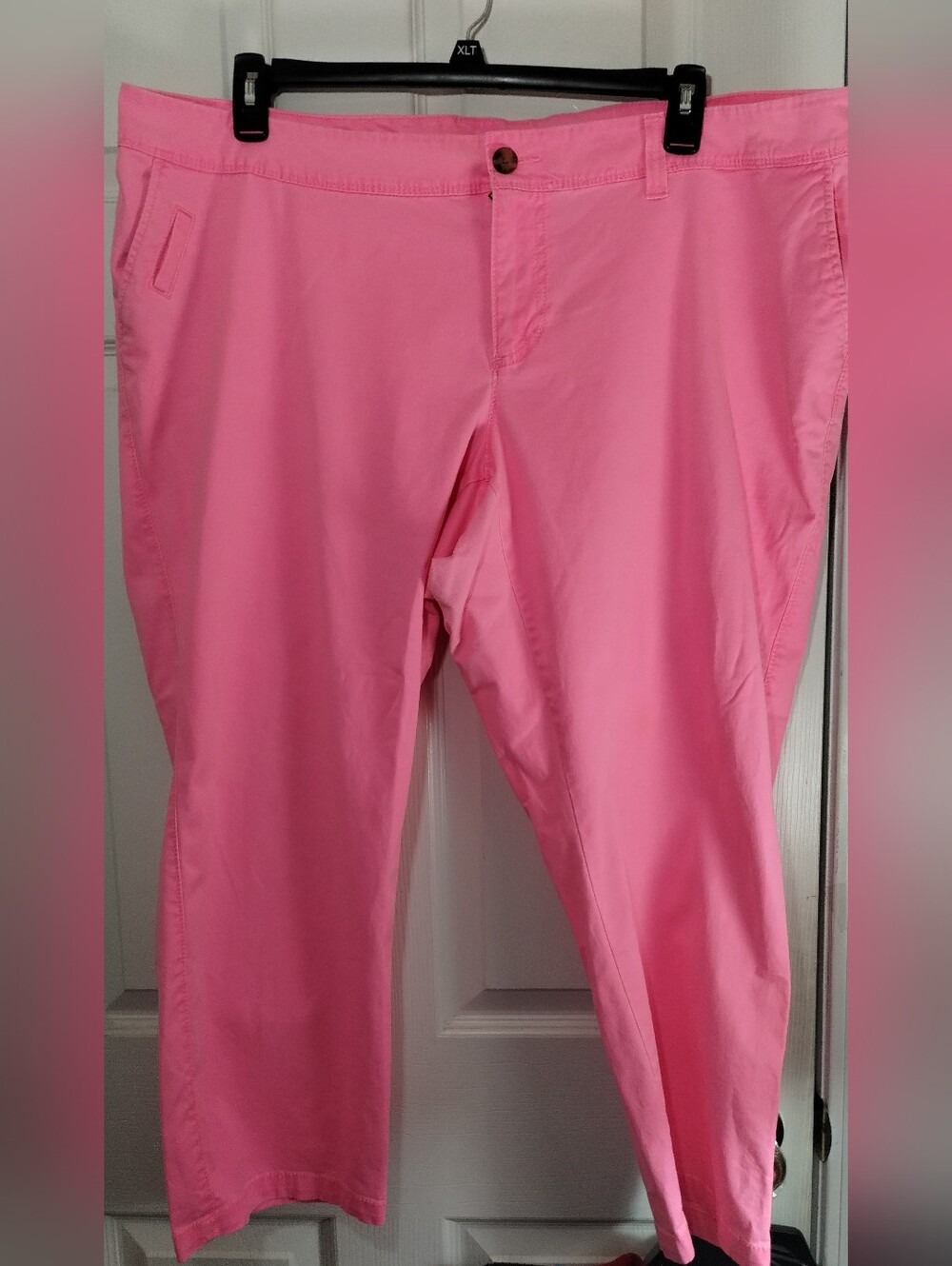 Old Navy Pink Icing Neon Plus-Size Capris Pants